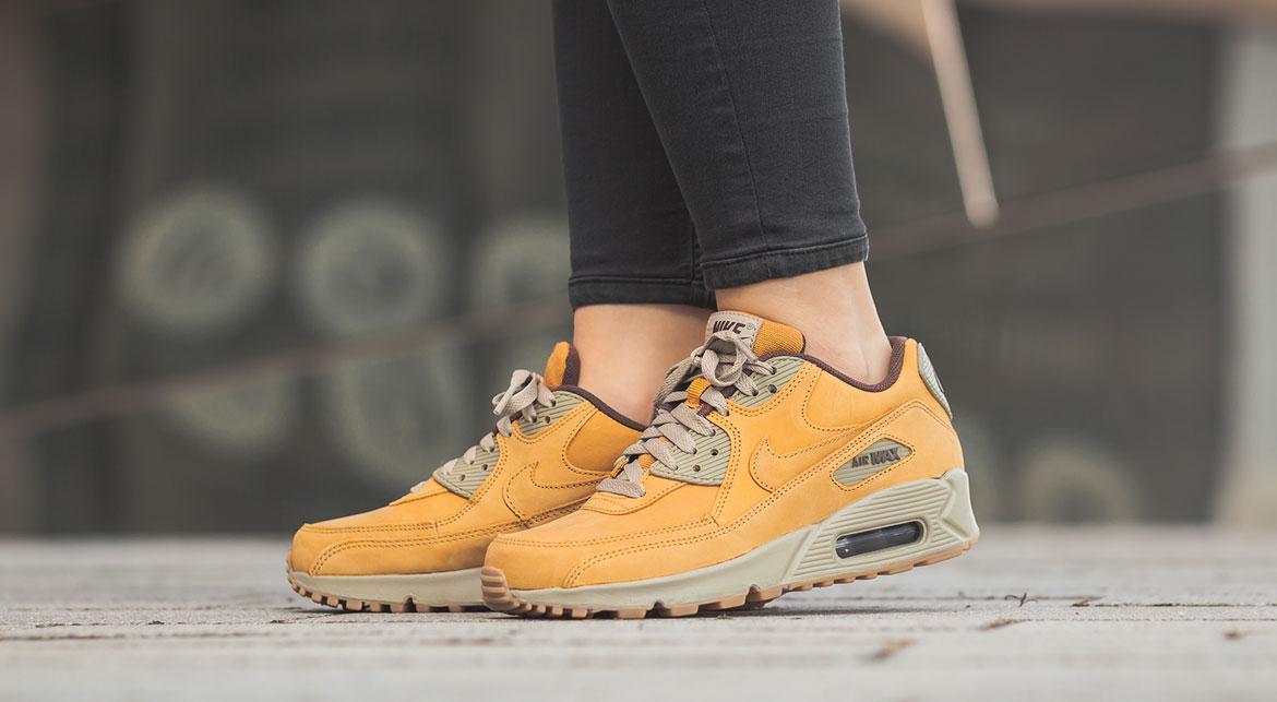 nike-wmns-air-max-90-winter-